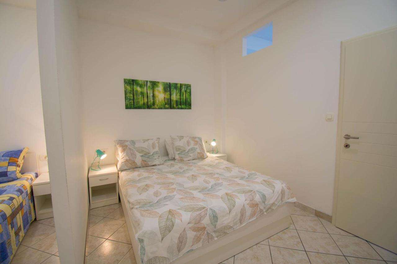 Family Apartment Manuela - Baška Voda Esterno foto